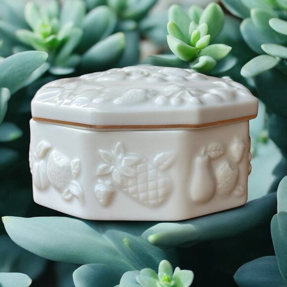 Elegant Lenox Fruits of Life Ivory Trinket Box with 24k Gold Trim Vintage COA - Picture 1 of 9